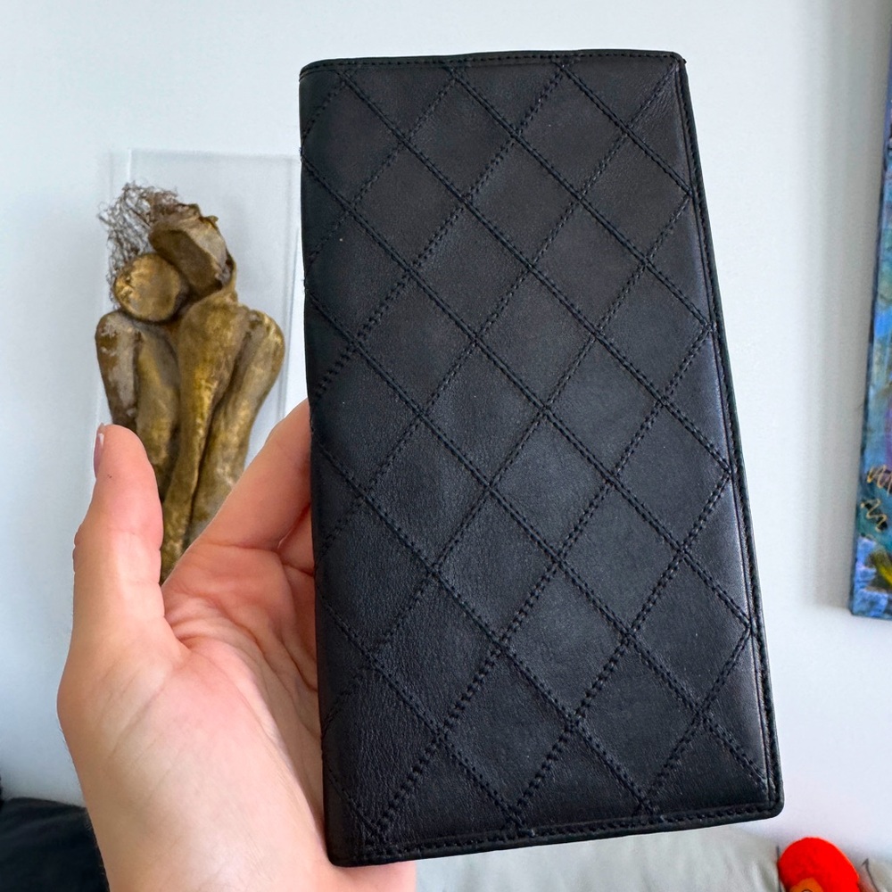 ‼️FINAL PRICE‼️ LOT 1283 Chanel vintage long wallet